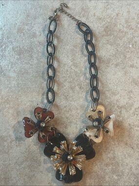 Chunky floral rhinestone necklace